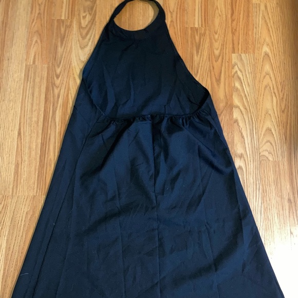 Backless Dress - Picture 2 of 5